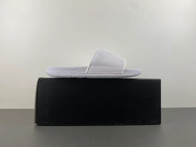 Nike Kobe Slide White Textured Strap Slipper 10