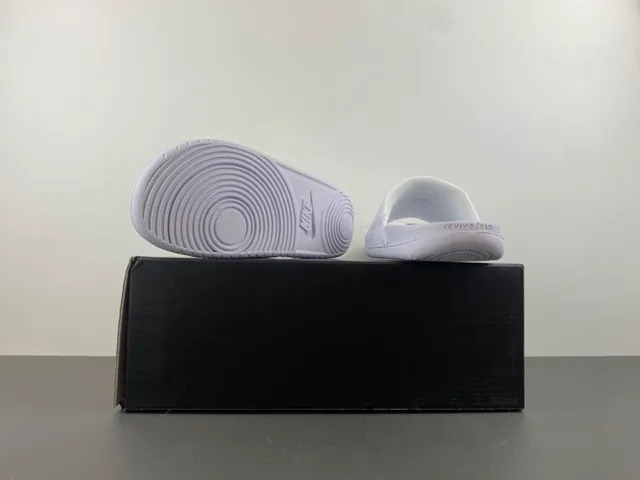 Nike Kobe Slide White Textured Strap Slipper 11