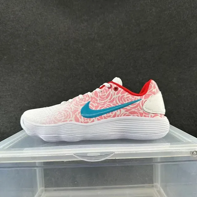 Nike LunarEpic Low Flyknit Pink Rose-Print Lifestyle Sneakers 2