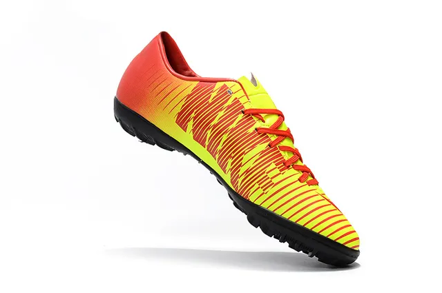 Nike Mercurial X Amarelo Vermelho de corte baixo Superior sintético Ribeteado Texturizado Antepié Grama Sapatos de futebol 18