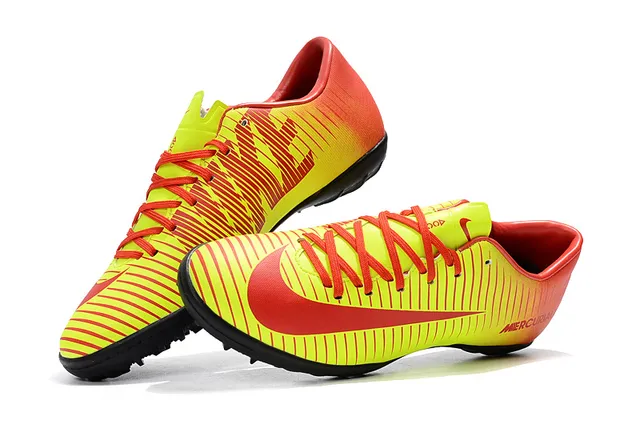 Nike Mercurial X Amarelo Vermelho de corte baixo Superior sintético Ribeteado Texturizado Antepié Grama Sapatos de futebol 19