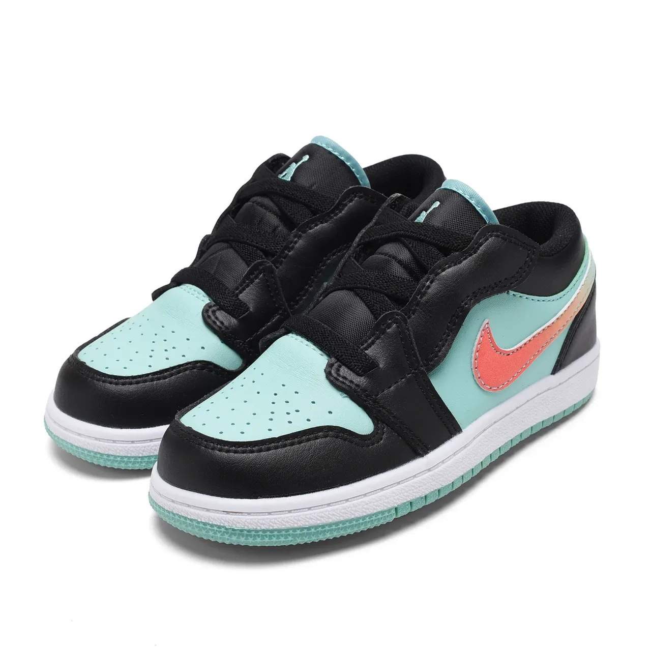 Nike Multicolor Low-Top Laceless Strap Closure Lifestyle Sneakers 15