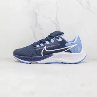Nike Chaussures de Course Bleu Marine Avec Tige En Mesh Engineered Et Recouvrement De Swoosh Blanc