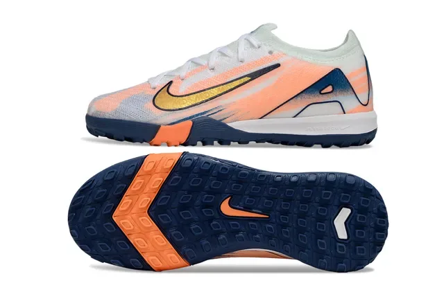 Chaussures de football Nike Orange Navy avec upper en knit et overlay d'impression graphique pour turf 3