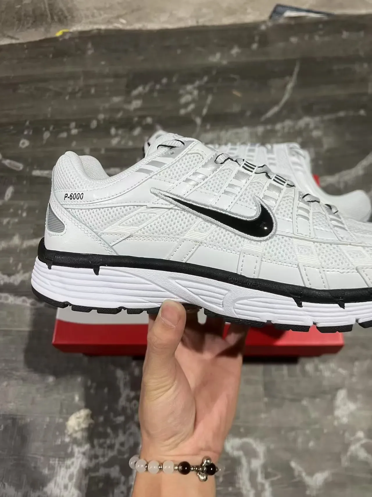 Nike P-6000 White and Black Lifestyle Sneakers 7