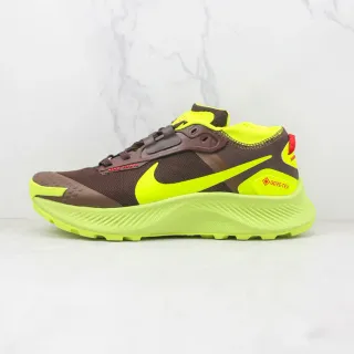 Nike Pegasus Trail 4 GORE-TEX Chaussures de course Marron et Jaune Néon