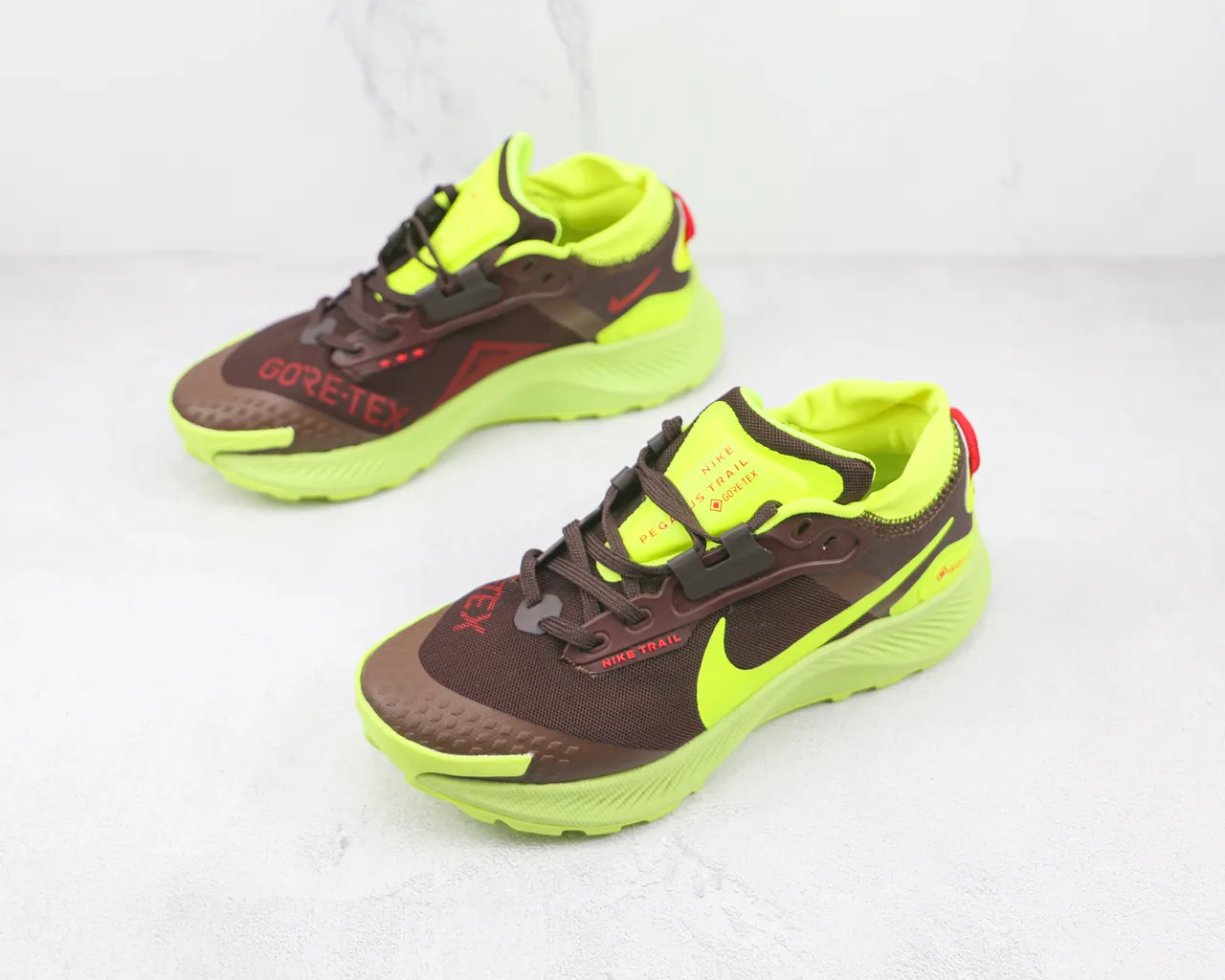Nike Pegasus Trail 4 GORE-TEX Chaussures de course Marron et Jaune Néon 4