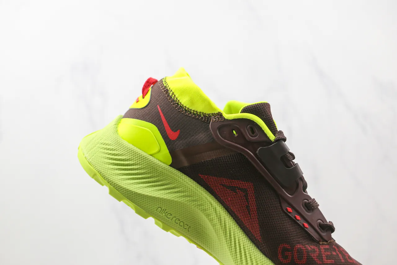 Nike Pegasus Trail 4 GORE-TEX Chaussures de course Marron et Jaune Néon 5