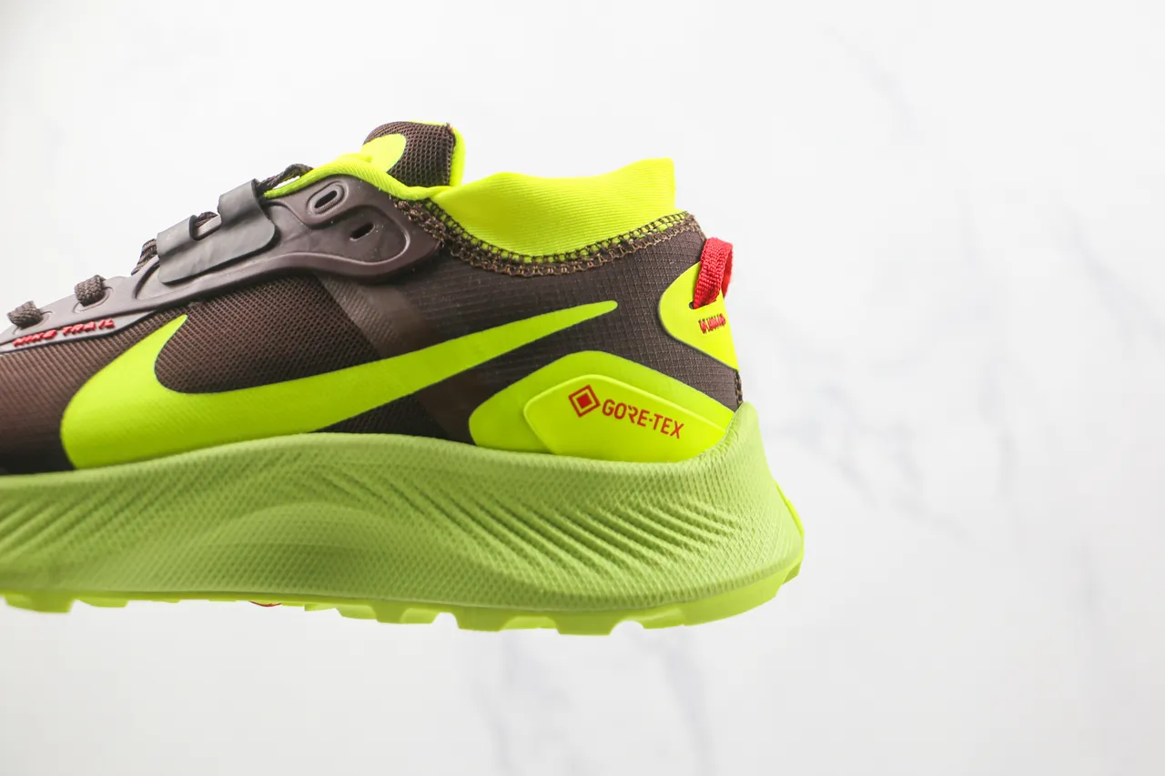 Nike Pegasus Trail 4 GORE-TEX Chaussures de course Marron et Jaune Néon 7