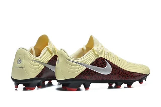 Nike Phantom GT Beige Red Chaussures de football à lacets, coupe basse, upper synthétique texturé pour terrain ferme 5