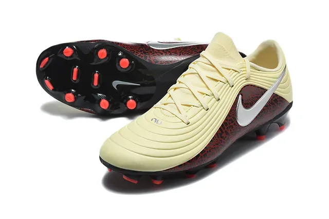 Nike Phantom GT Beige Red Chaussures de football à lacets, coupe basse, upper synthétique texturé pour terrain ferme 6