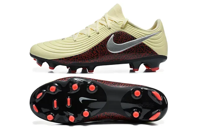 Nike Phantom GT Beige Red Chaussures de football à lacets, coupe basse, upper synthétique texturé pour terrain ferme 9
