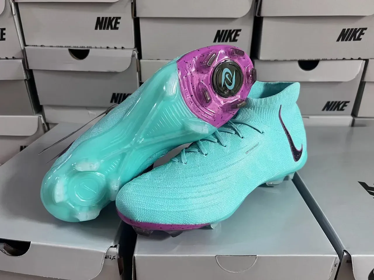 Nike Phantom GT Chaussures de football bleu violet haute coupe ajustement chaussette Flyknit construction sol ferme 15