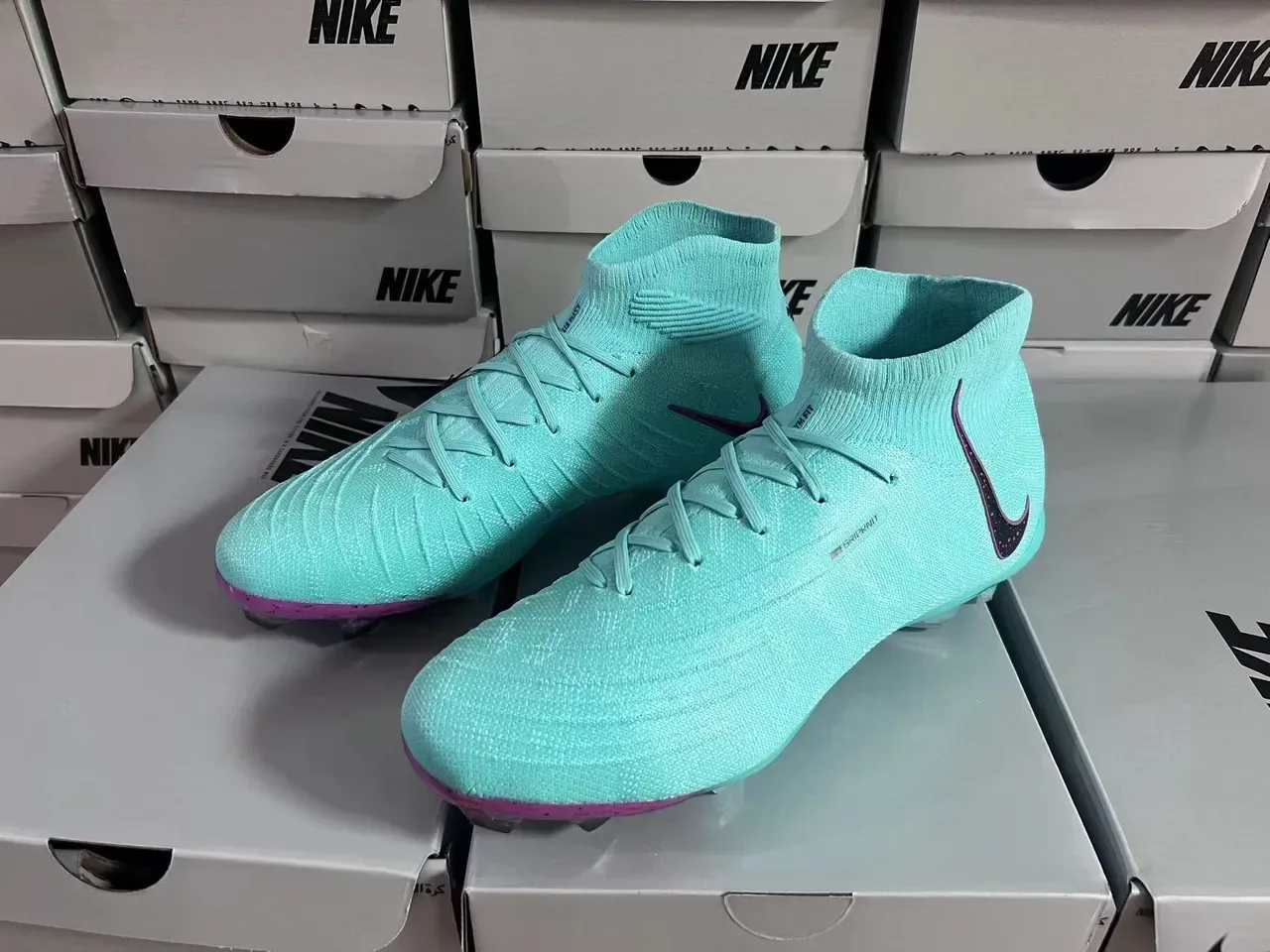 Nike Phantom GT Chaussures de football bleu violet haute coupe ajustement chaussette Flyknit construction sol ferme 17