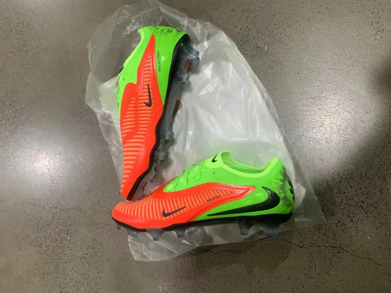 Nike Phantom GT Green Red Knit Upper Asymmetrical Lacing Firm-Ground Soccer Shoes 10