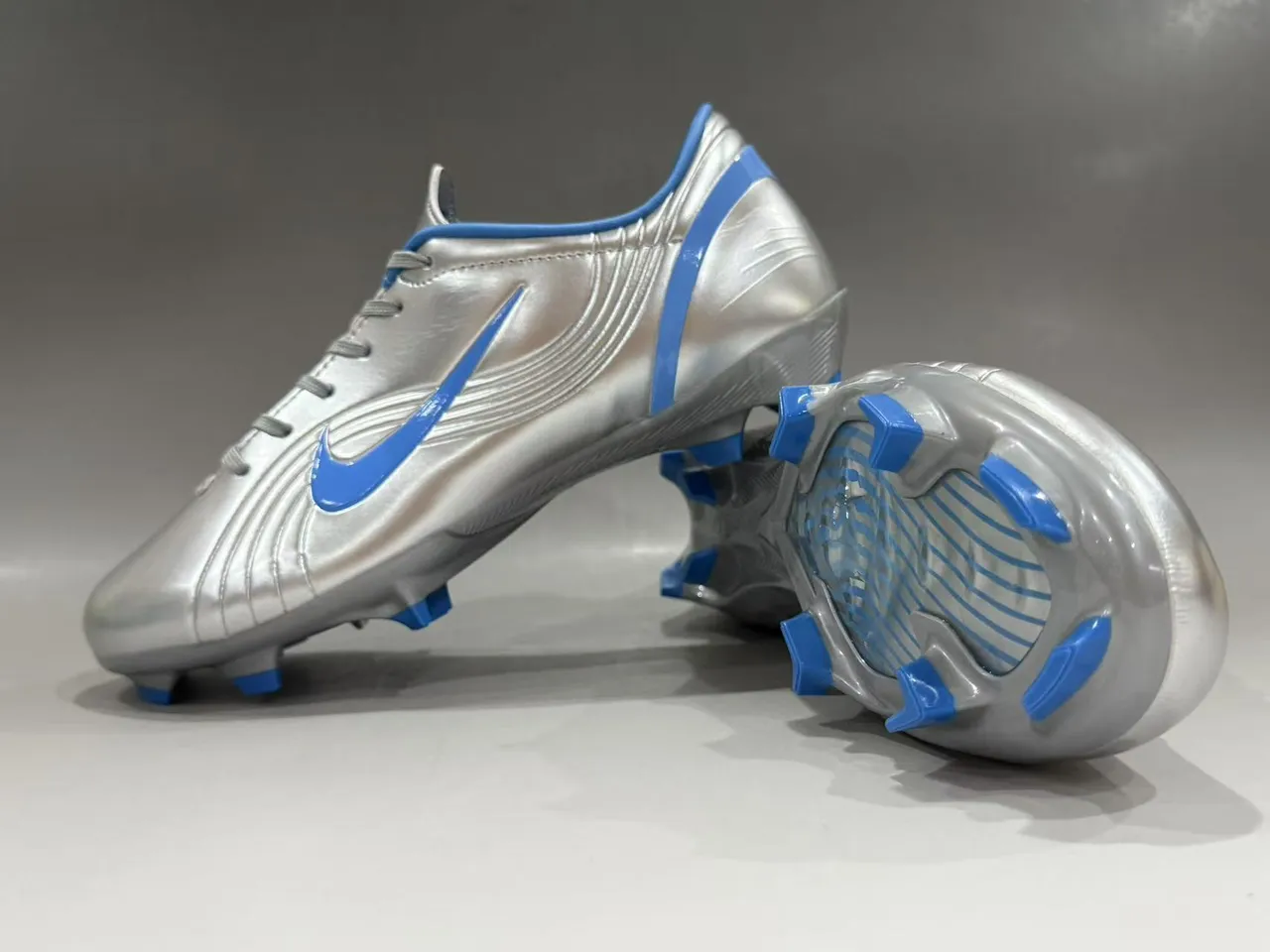 Nike Phantom GT Silver and Blue Firm-Ground Soccer Shoes 2