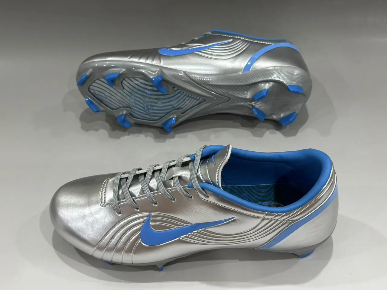 Nike Phantom GT Silver and Blue Firm-Ground Soccer Shoes 7