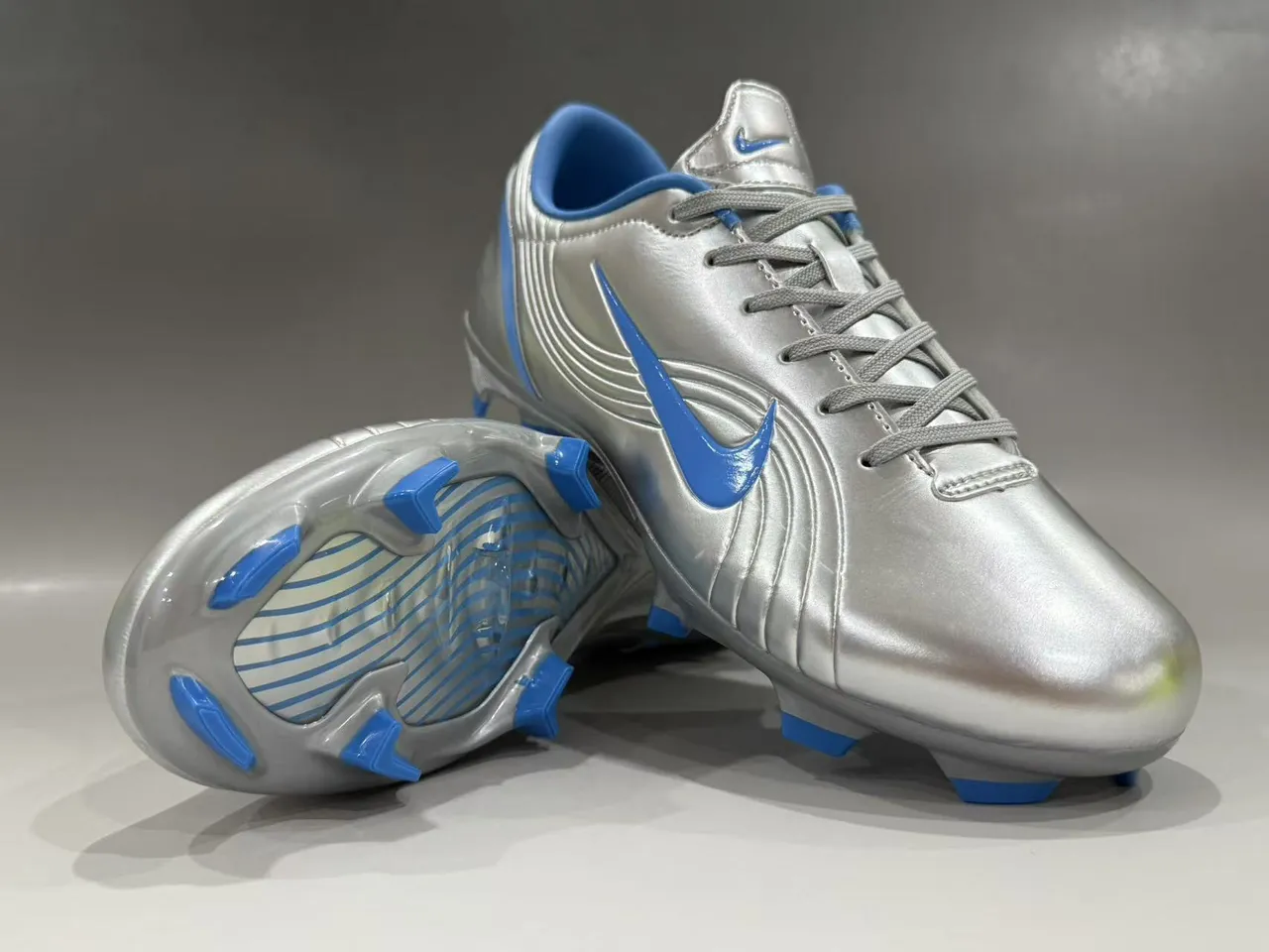 Nike Phantom GT Silver and Blue Firm-Ground Soccer Shoes 9
