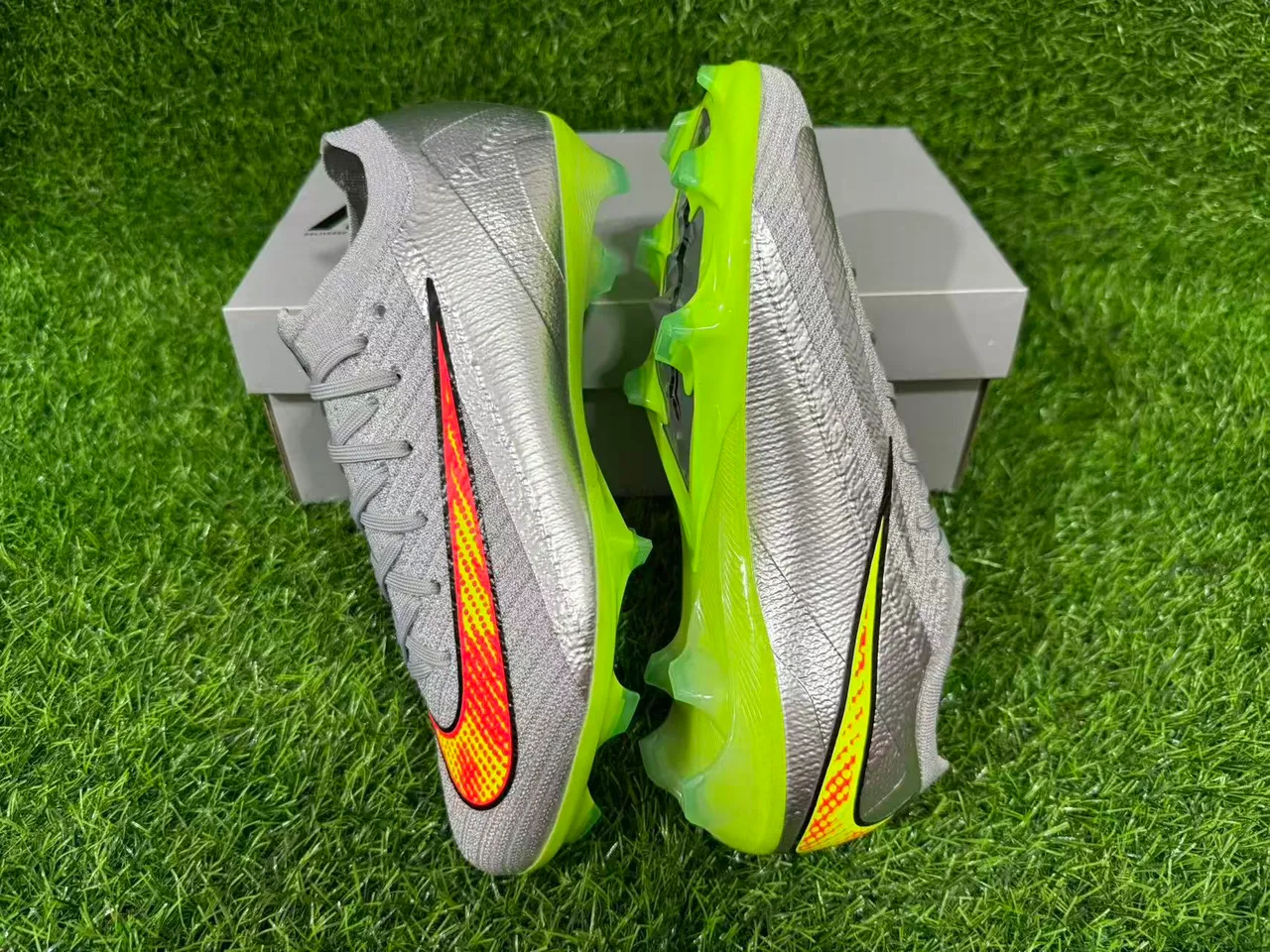 Nike Phantom GT Silver Green Knitted Upper Metallic Firm-Ground Soccer Shoes 8
