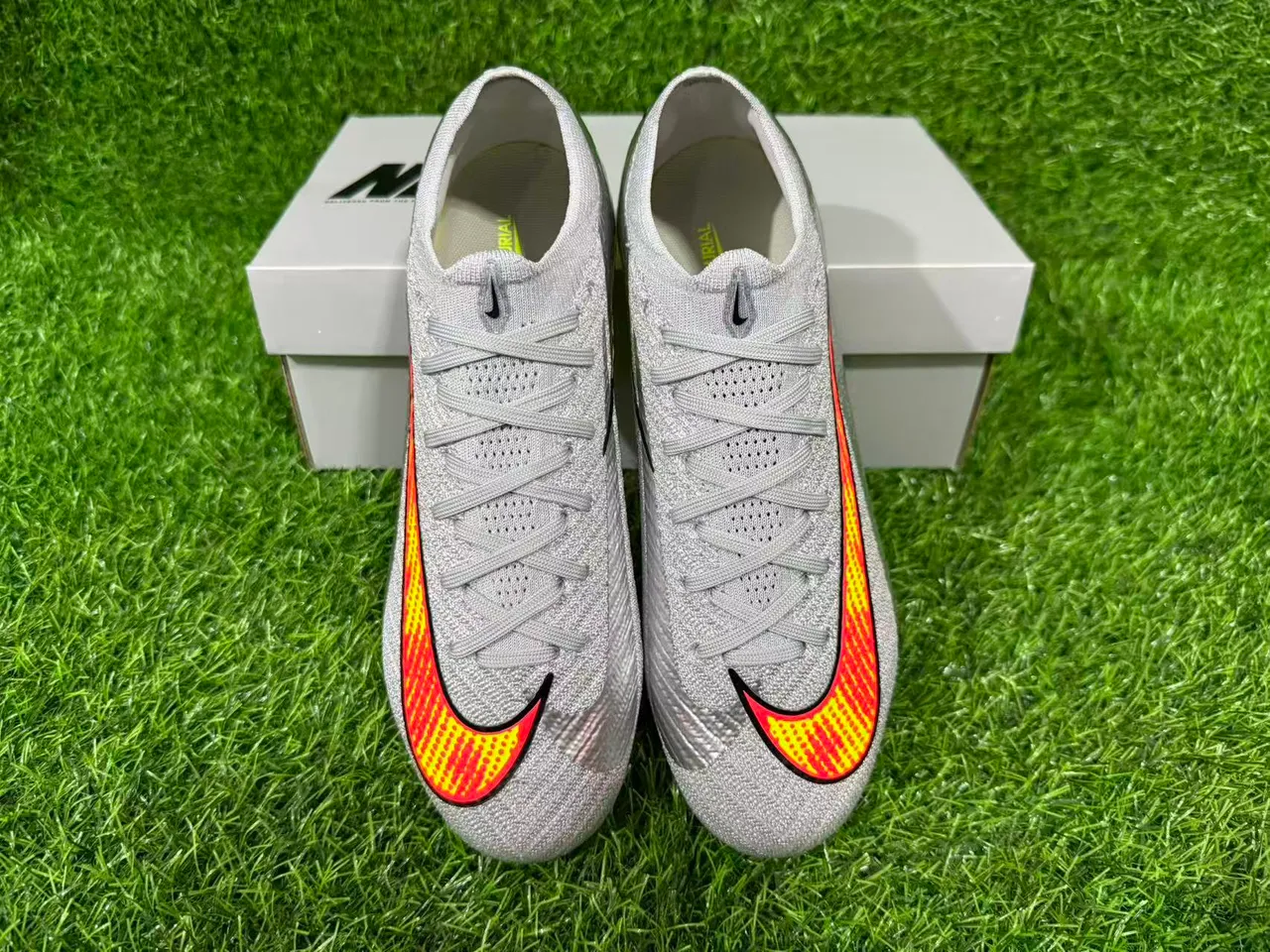 Nike Phantom GT Silver Green Knitted Upper Metallic Firm-Ground Soccer Shoes 10
