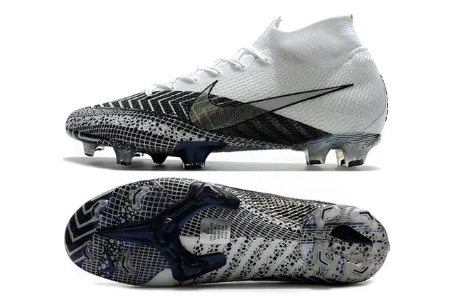 Nike Phantom GT Chaussures de football Blanc Noir Marine pour terrain ferme 2