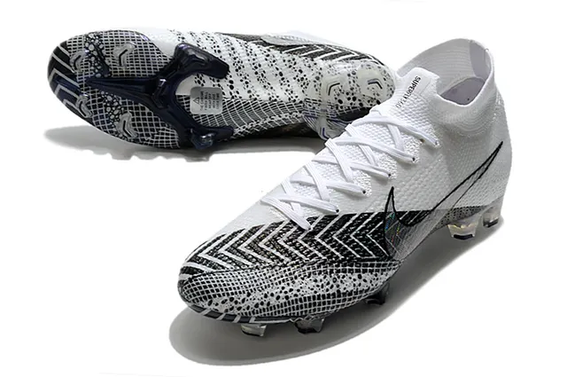 Nike Phantom GT Chaussures de football Blanc Noir Marine pour terrain ferme 6