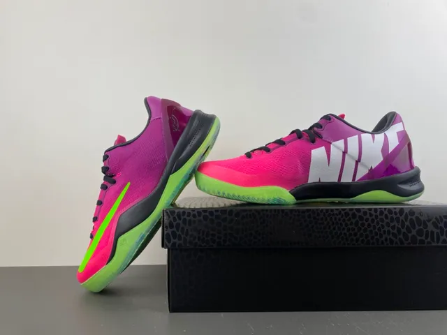 Nike Pink Green Low-Cut Knit Upper Asymmetrical Lacing Basketball Shoes 15