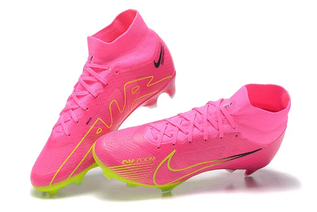 Nike Botas de fútbol rosa y amarillo de alto corte en knit con cordones asimétricos para terreno firme 2
