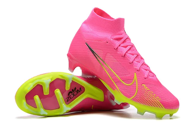 Nike Botas de fútbol rosa y amarillo de alto corte en knit con cordones asimétricos para terreno firme 6
