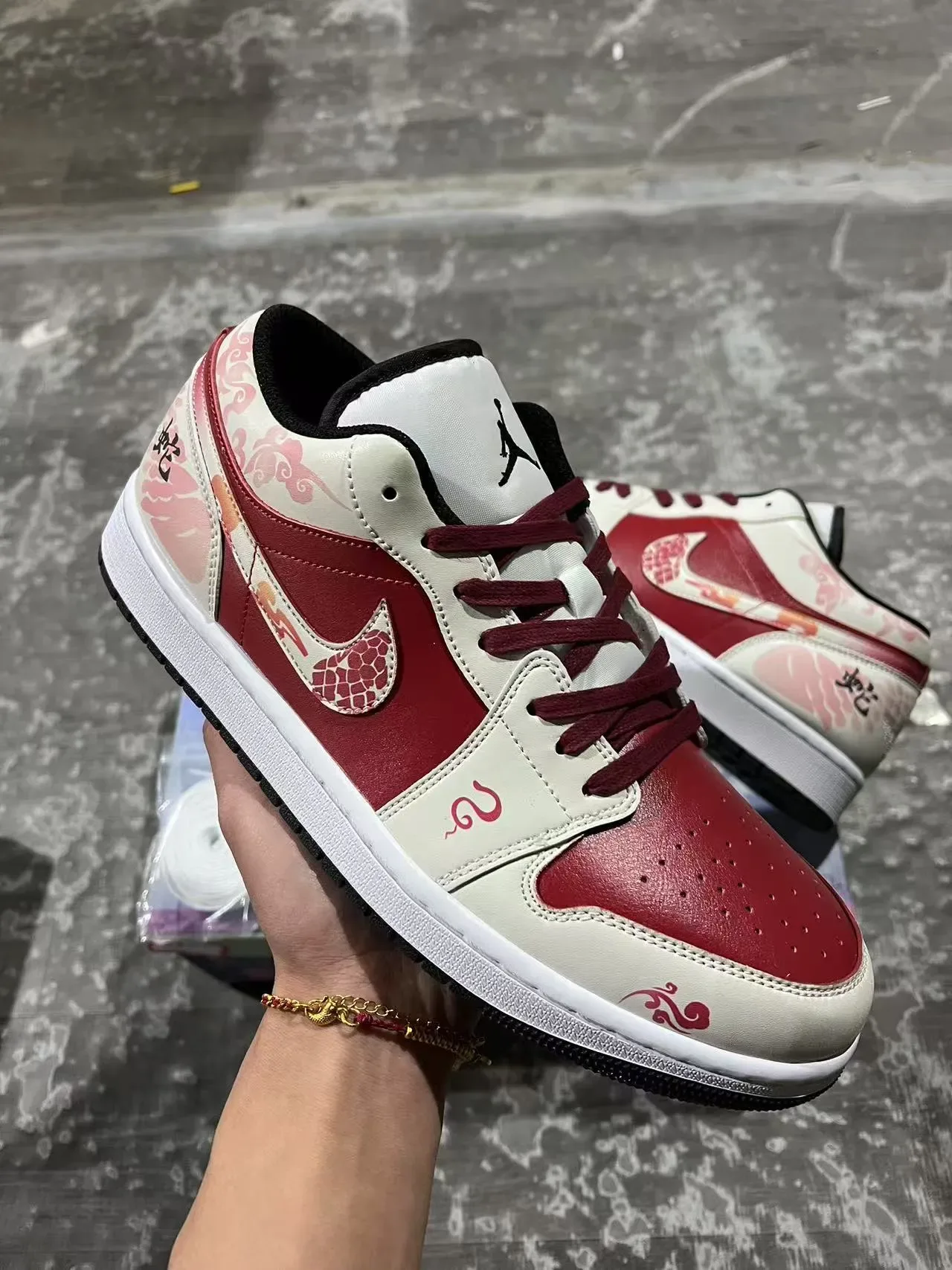 Nike Red Beige Low-Top Cupsole Lifestyle Sneakers 2