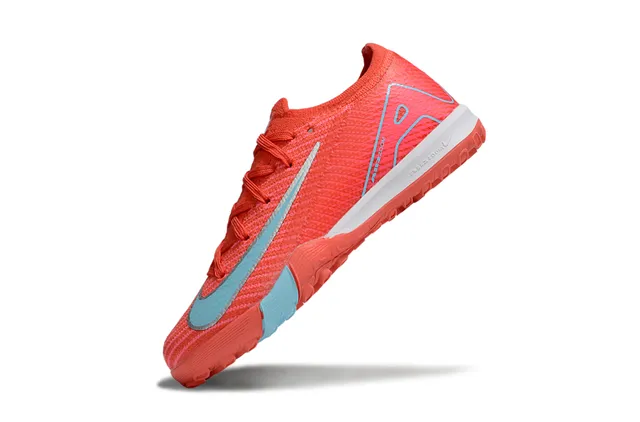 Nike Zapatos de fútbol turf con upper de knit rojo y azul y collar integrado tipo calcetín 5