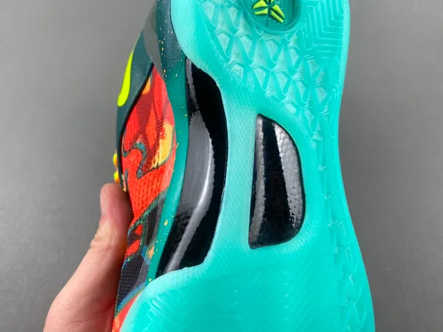 Nike Red Multicolor Low-Top Silhouette Abstract Print Upper Basketball Shoes 10