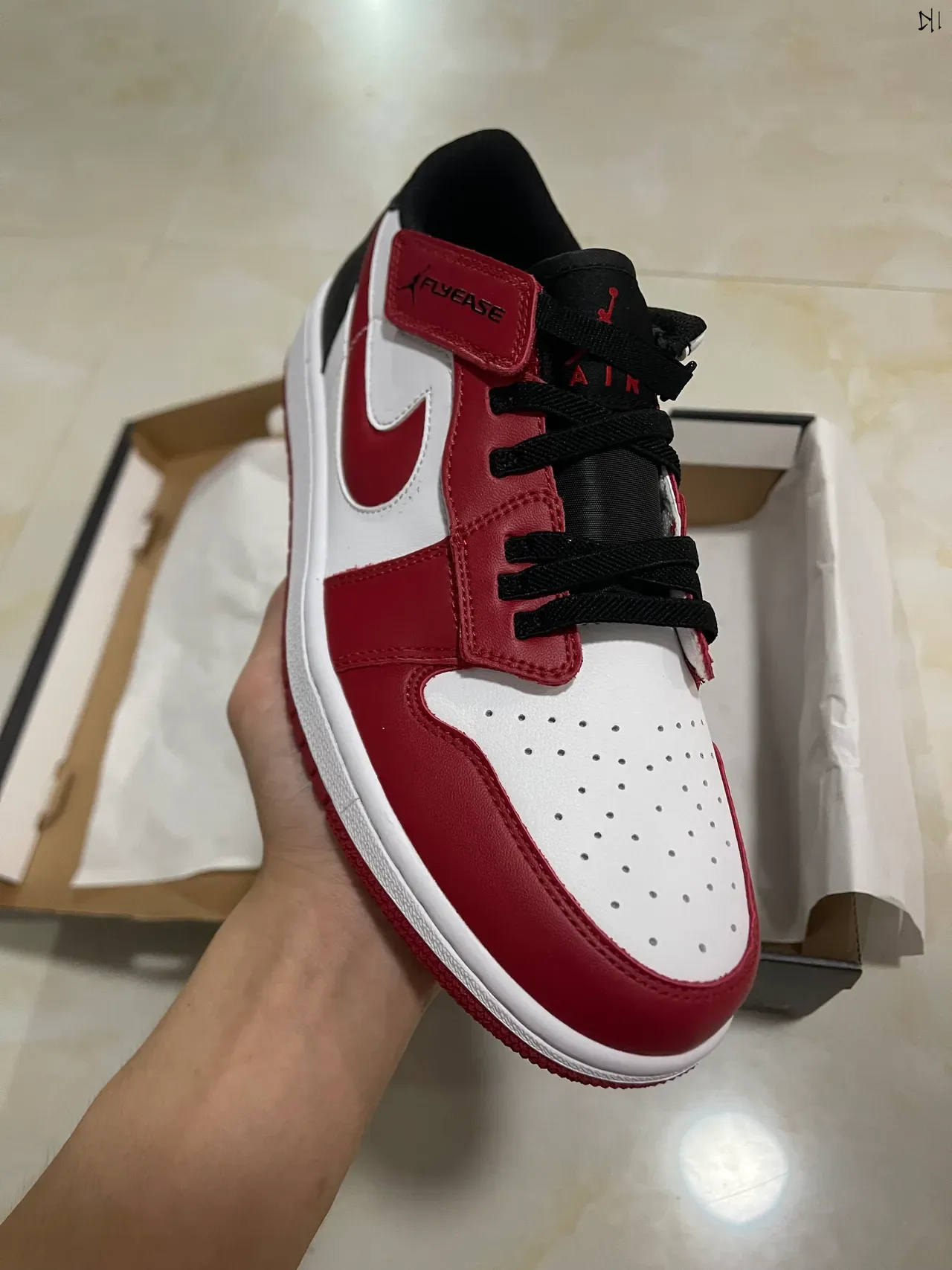 Nike Red White Low-Top Leather Upper Sneakers 2