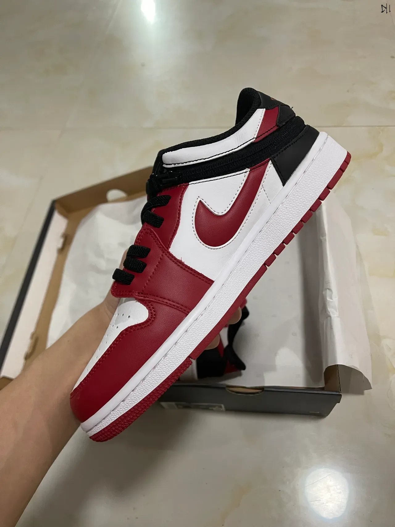 Nike Red White Low-Top Leather Upper Sneakers 4