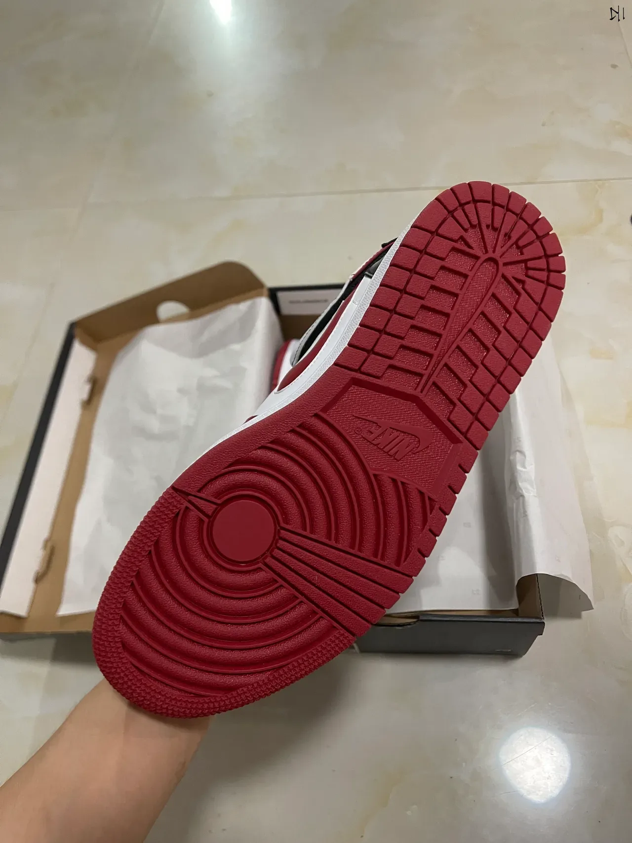Nike Red White Low-Top Leather Upper Sneakers 5