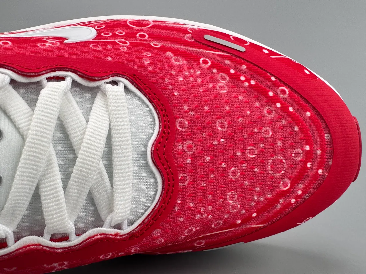 Nike Red White Sculpted Wavy Midsole Engineered Mesh Upper Running Shoes 4