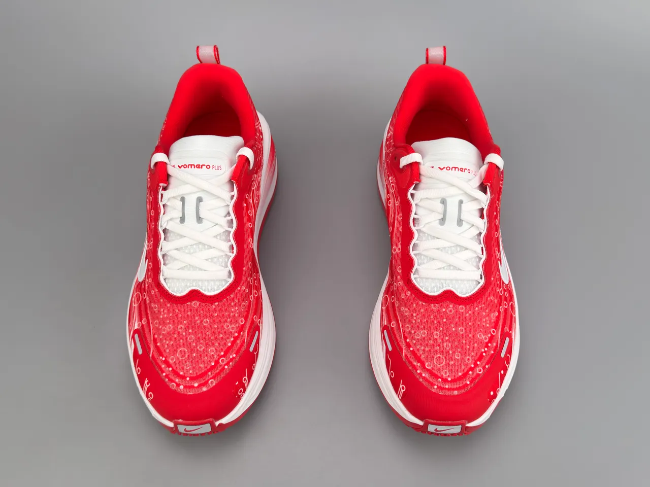 Nike Red White Sculpted Wavy Midsole Engineered Mesh Upper Running Shoes 9