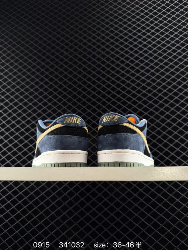 Nike SB Dunk Low Chaussures de skate Bleu marine Noir Or Daim 2