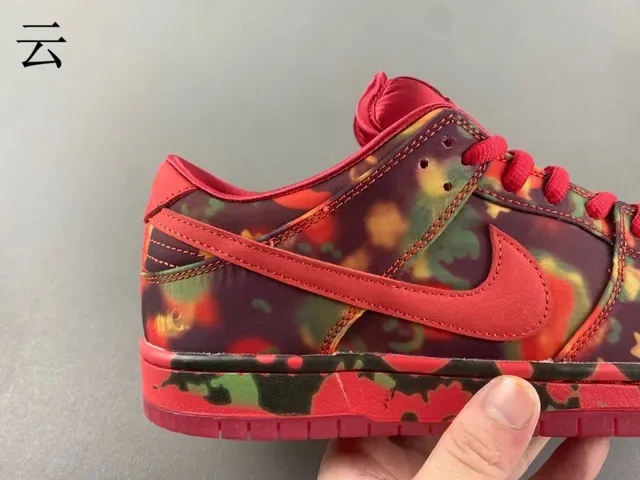 Nike SB Dunk Low Tie-Dye Camo Skateboard Shoes 2