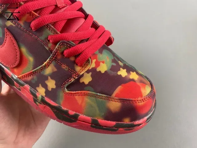 Nike SB Dunk Low Tie-Dye Camo Skateboard Shoes 3