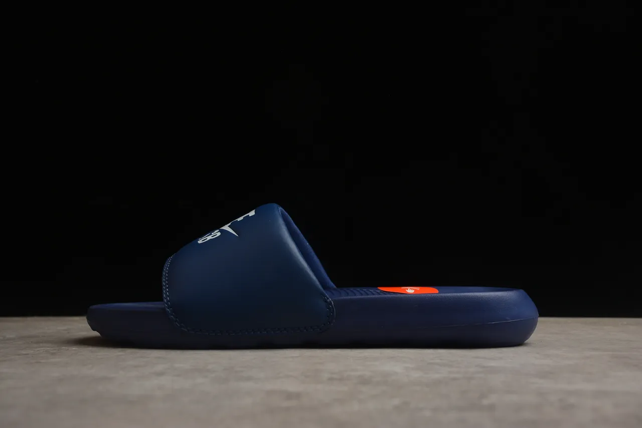 Nike SB Koston Slide أزرق بحري نعال 13