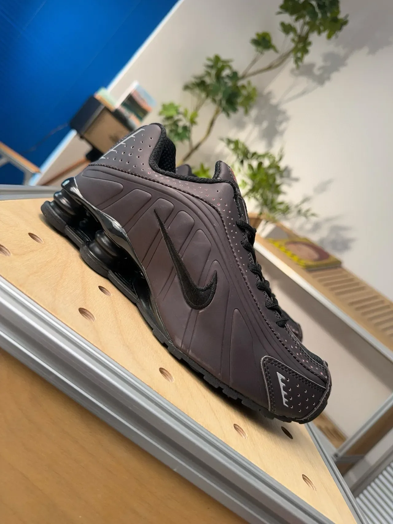 Nike Shox Marrom Preto Amortecido Talão Perfurado Sintético Superior Tênis Lifestyle 3
