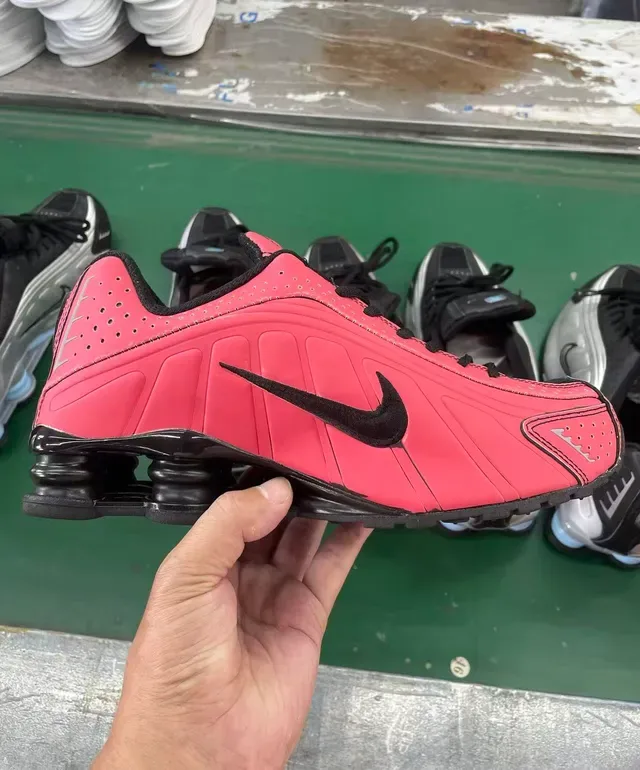 Nike Shox Marrom Preto Amortecido Talão Perfurado Sintético Superior Tênis Lifestyle 7