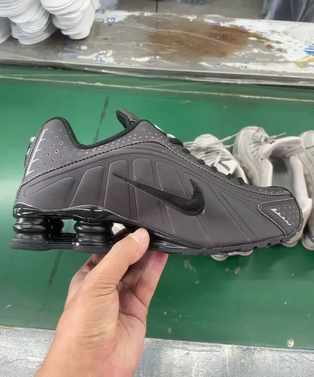 Nike Shox Marrom Preto Amortecido Talão Perfurado Sintético Superior Tênis Lifestyle 8