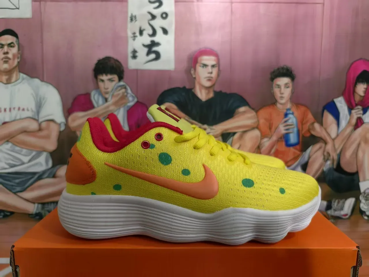 Nike SpongeBob SquarePants Yellow Orange Knit Upper Polka-Dot Pattern Lifestyle Sneakers 4