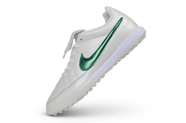 Nike Tiempo Legend Chaussures de football cuir blanc vert matelassé avec Swoosh métallique pour pelouse artificielle 3