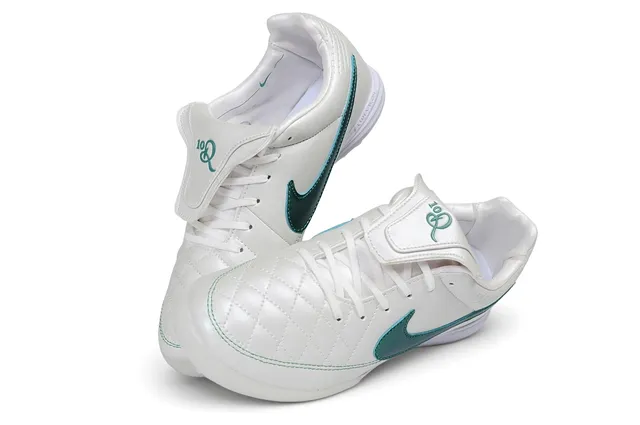 Nike Tiempo Legend Chaussures de football cuir blanc vert matelassé avec Swoosh métallique pour pelouse artificielle 7