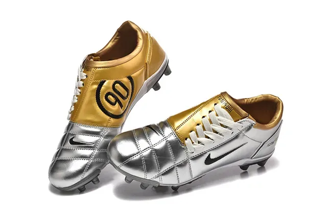 Nike Total 90 III Argent et Or Métallique Chaussures de football pour terrain ferme 2