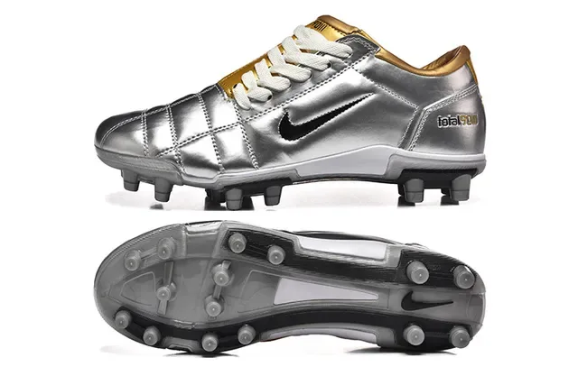 Nike Total 90 III Argent et Or Métallique Chaussures de football pour terrain ferme 9