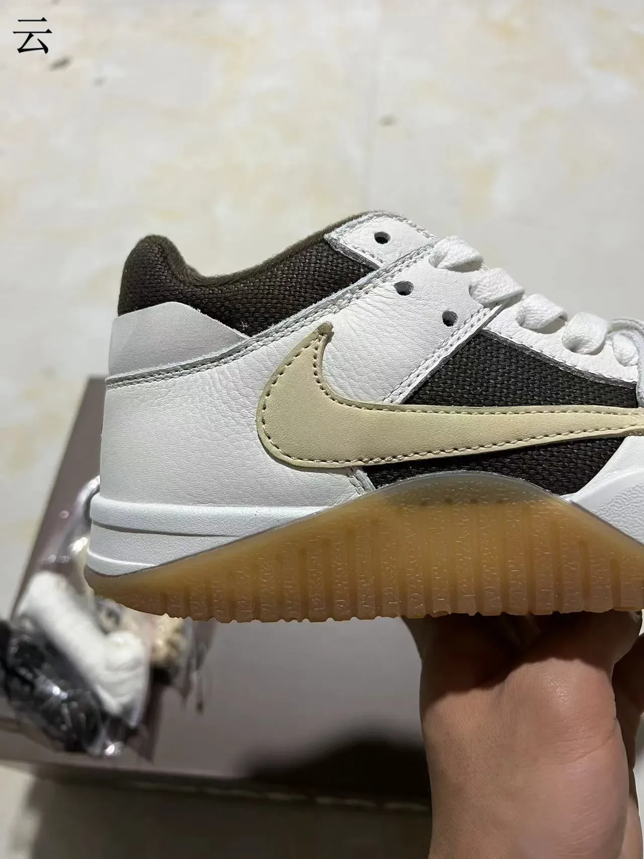 Nike White Beige Low-Top Mixed-Material Upper Lifestyle Sneakers 8